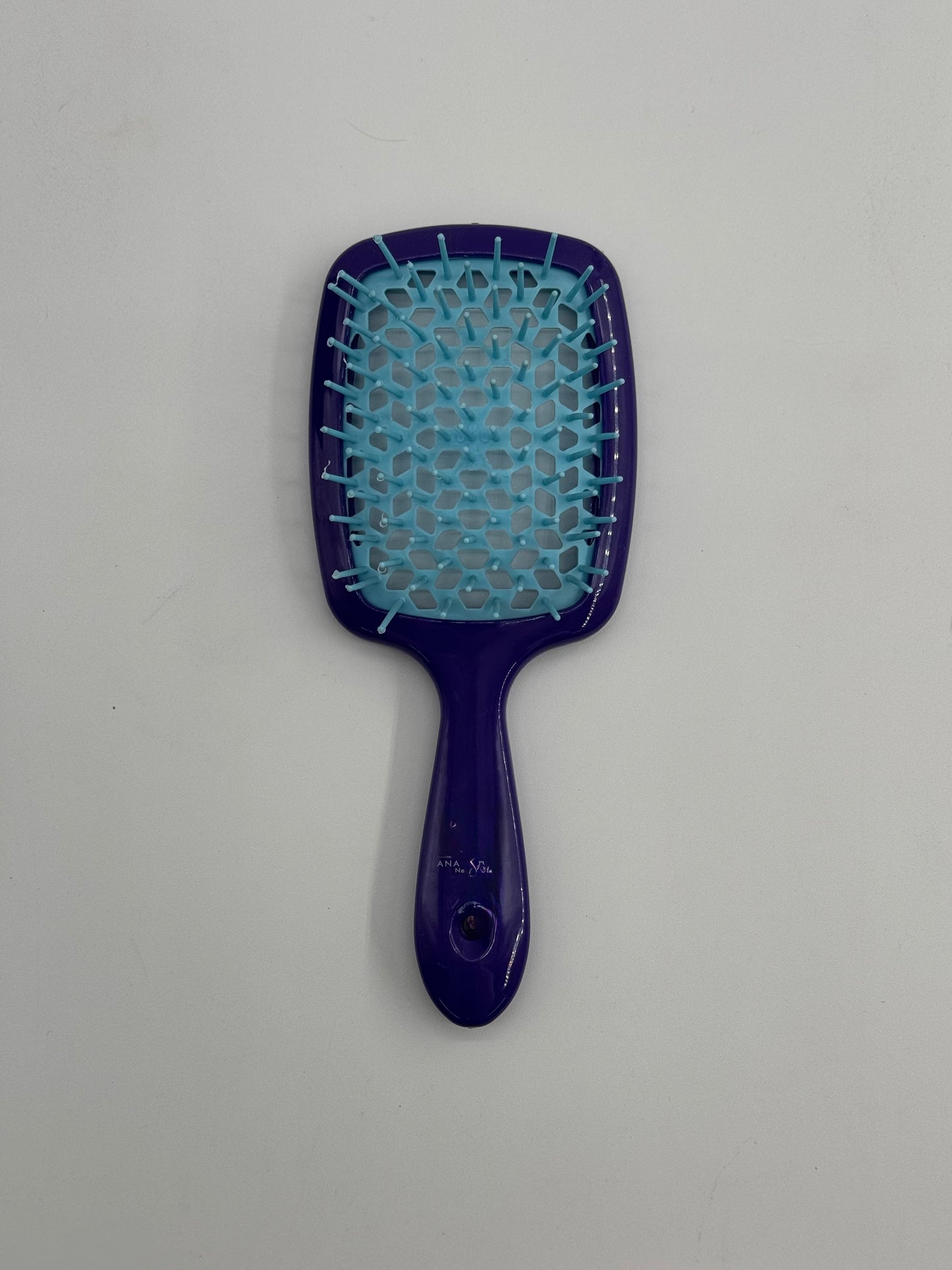 Detangling brush